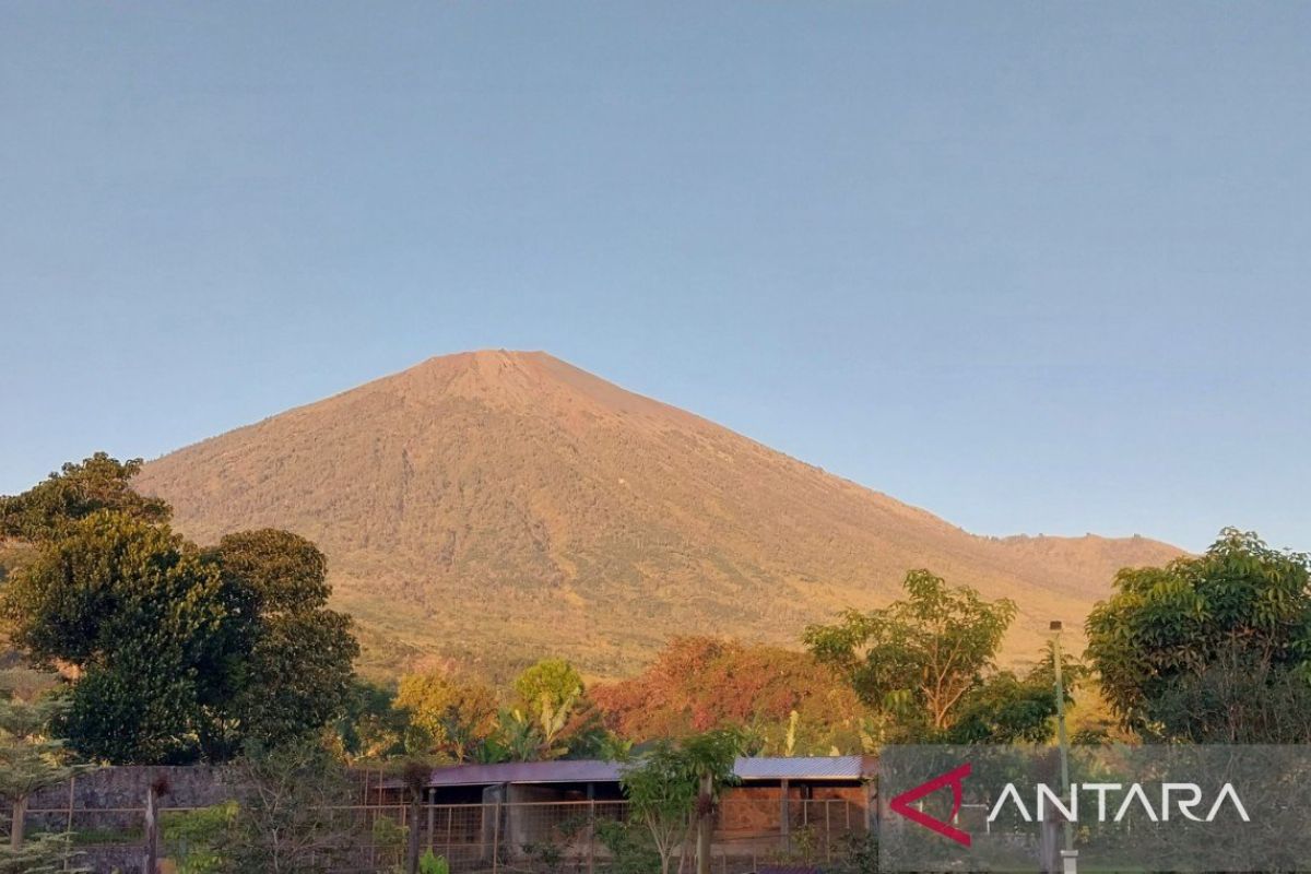 Arsip pemandangan Gunung Rinjani dari Kecamatan Sembalun